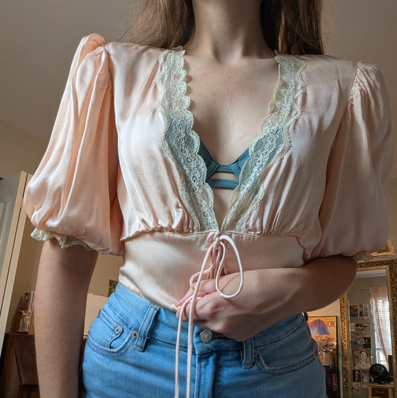 Rumoured Blouse - Picture 2 of 8